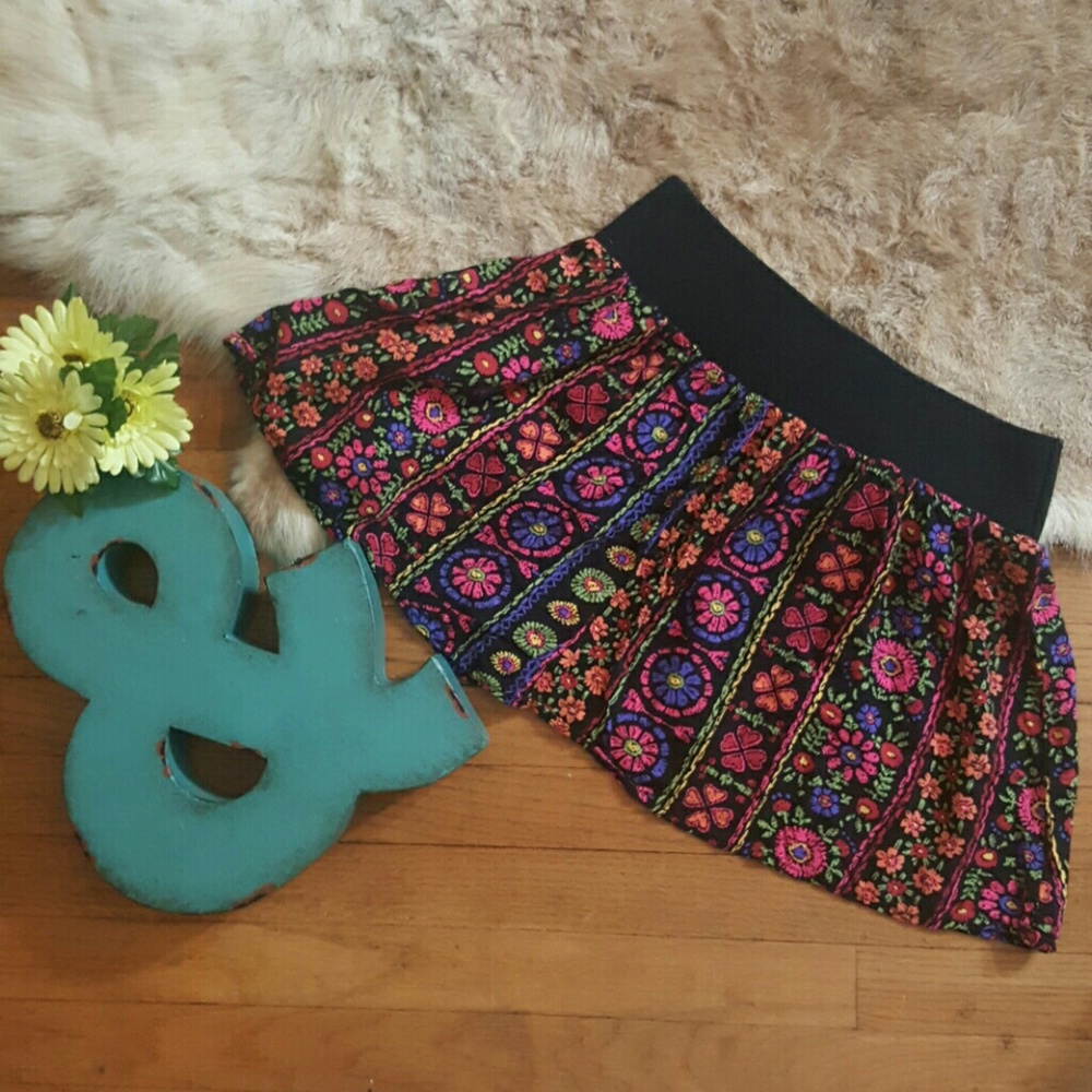 dELiA*s Flowy Mini Skirt Floral Design Small